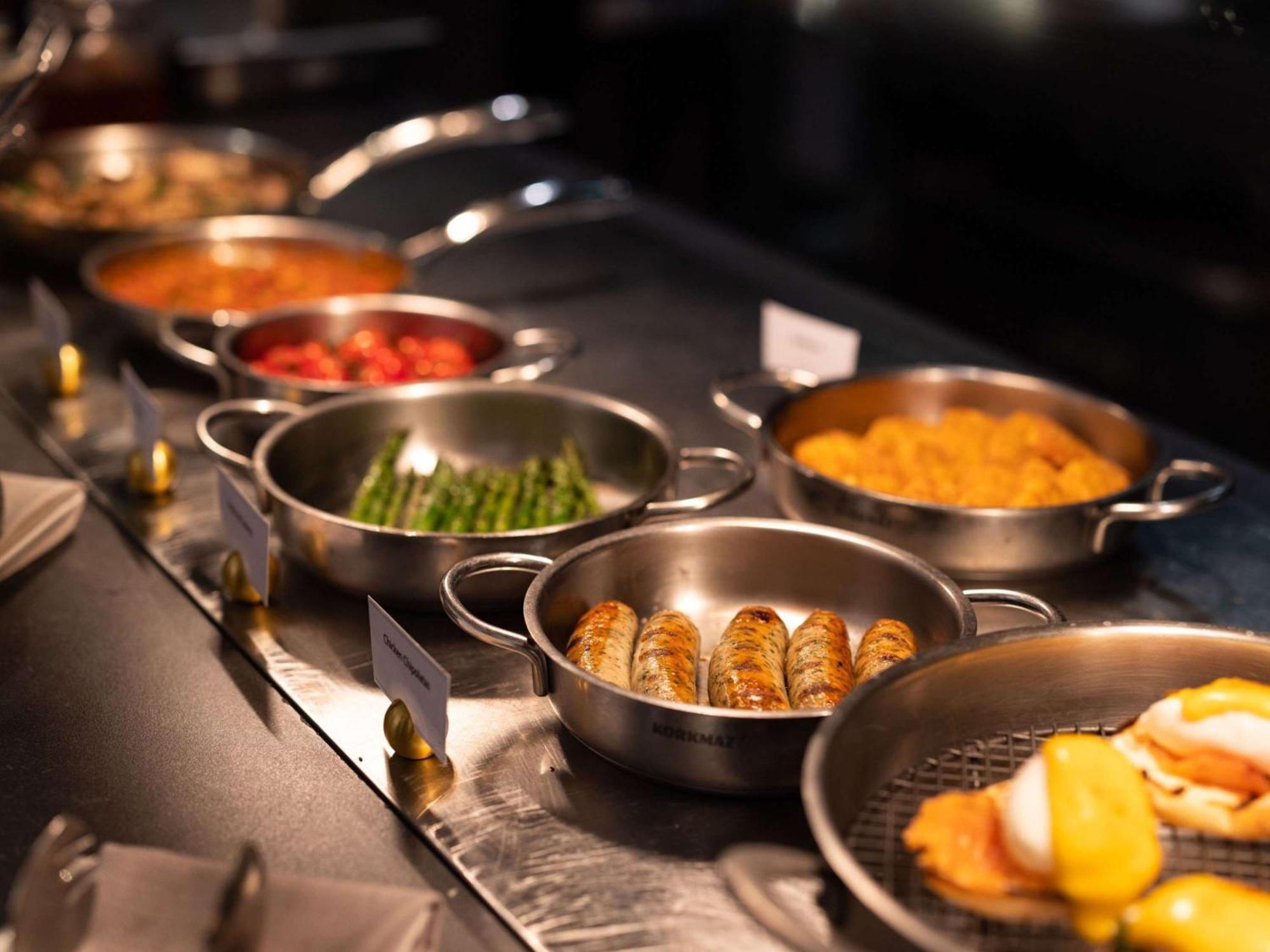 The Playford Adelaide - Mgallery Exteriér fotografie A selection of prepared foods at a buffet
