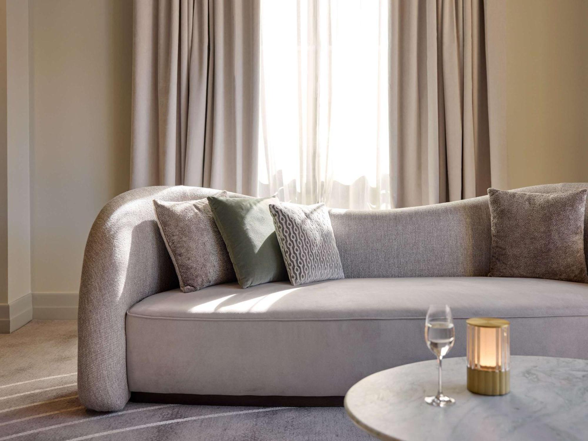 The Playford Adelaide - Mgallery Exteriér fotografie A sofa