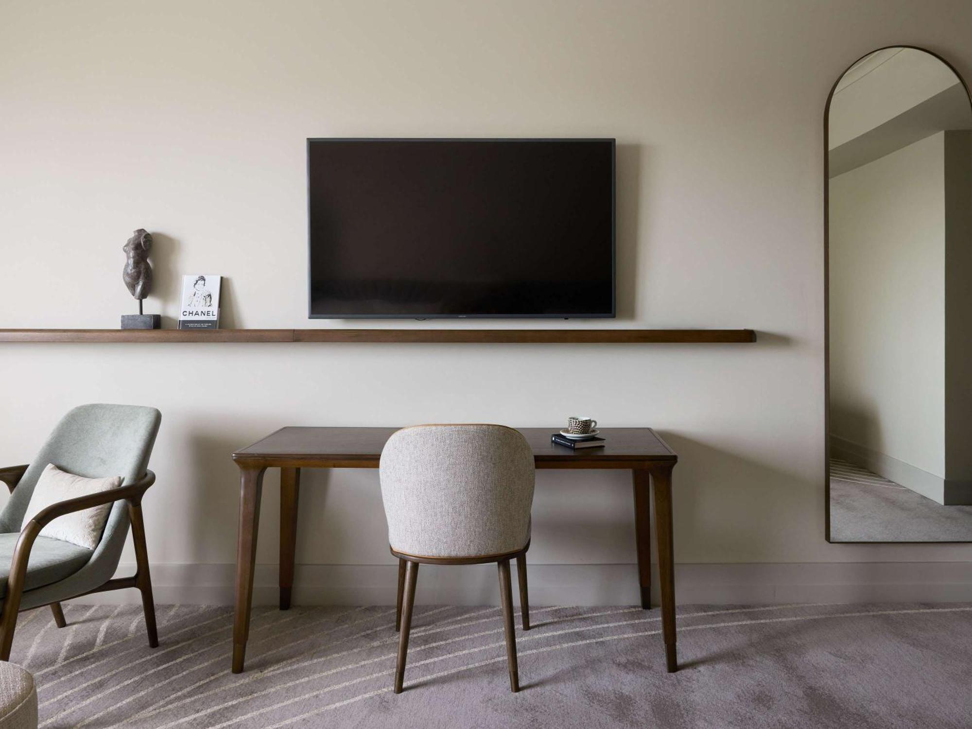 The Playford Adelaide - Mgallery Exteriér fotografie A television mounted on a wall