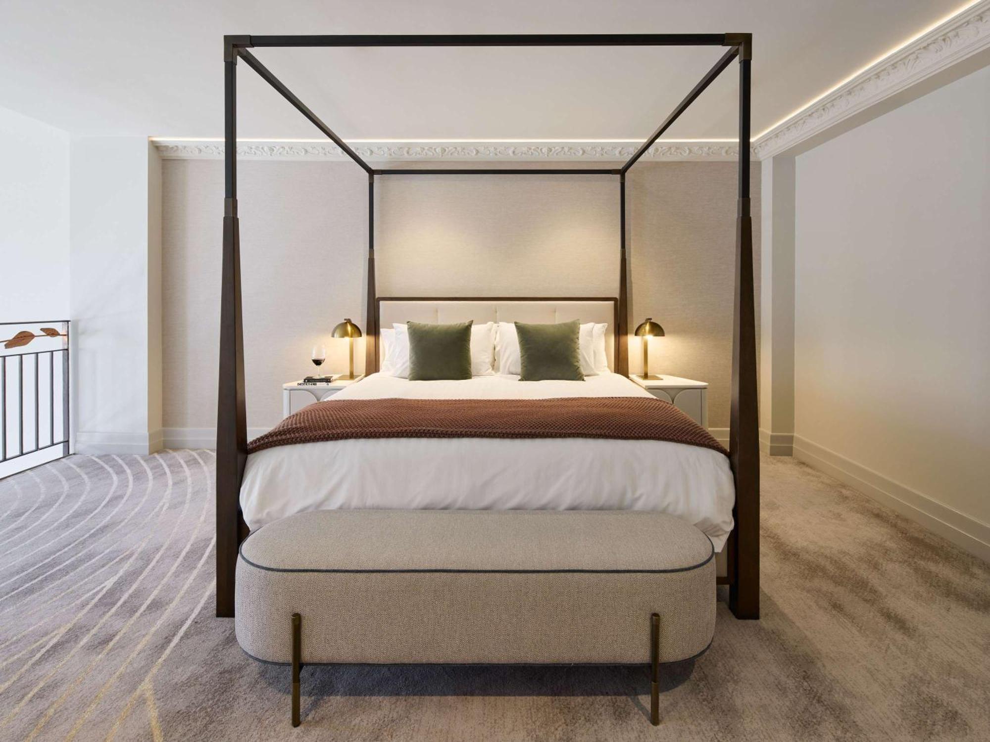 The Playford Adelaide - Mgallery Exteriér fotografie A four-poster bed